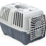 Transporter dla kota mały marki YARRO pratiko plastik niebiesko szary